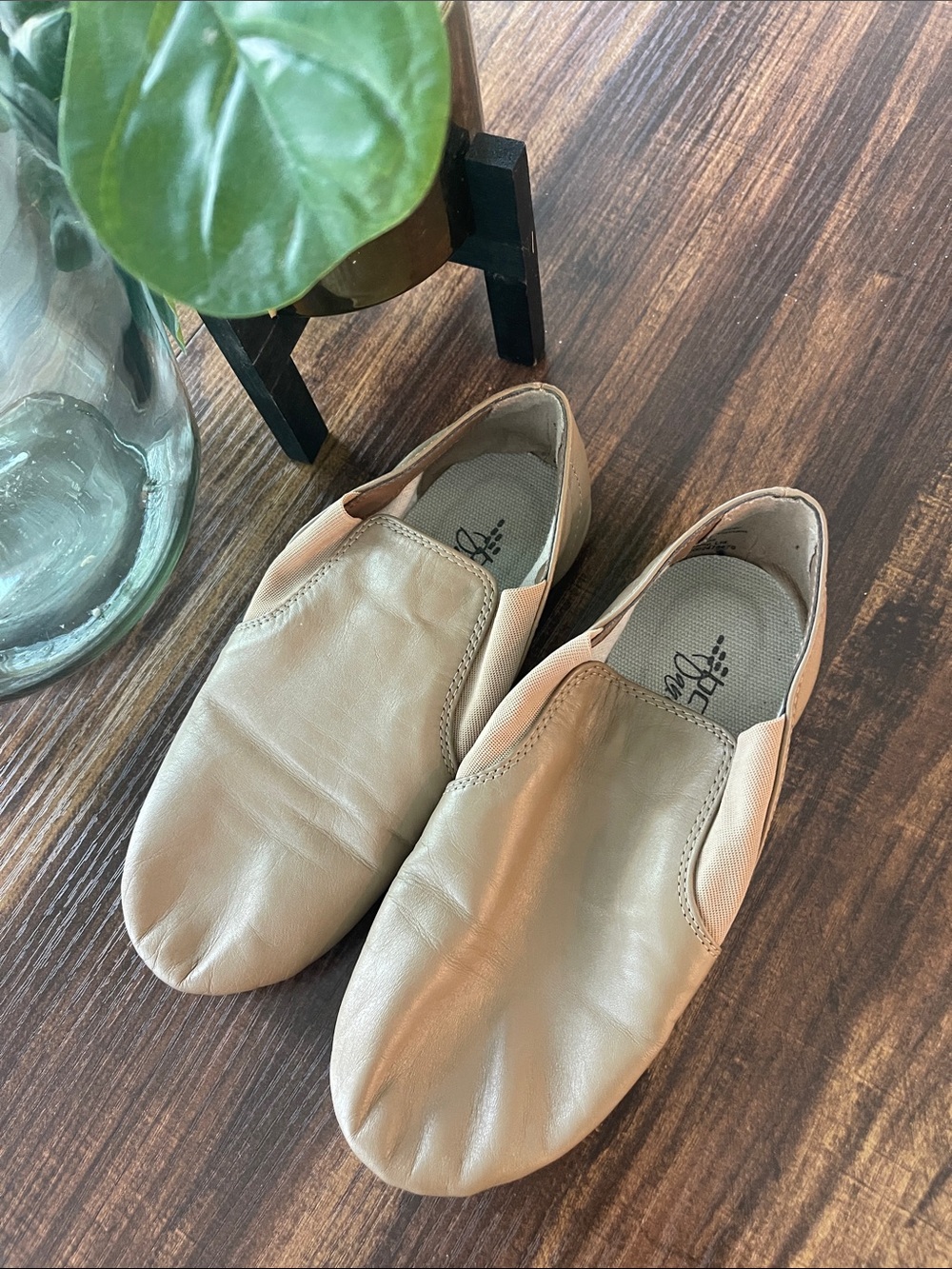 BCG Dance Slip-On Leather Tan shoes Little Girl size 2